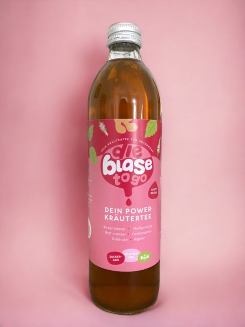 1 Flasche gefüllt mit Blasentee rosa hintergrund